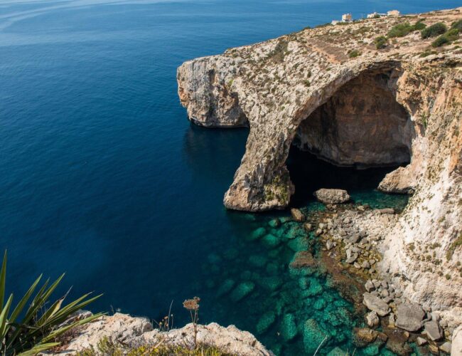 invisiblespots travel guide website in wordpress
